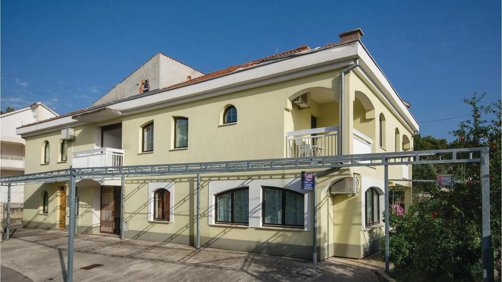 2 Bedroom Awesome Apartment In Okrug Gornji Trogir