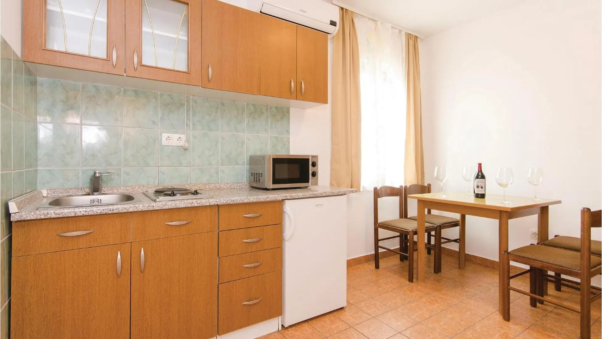 2 Bedroom Awesome Apartment In Okrug Gornji Trogir