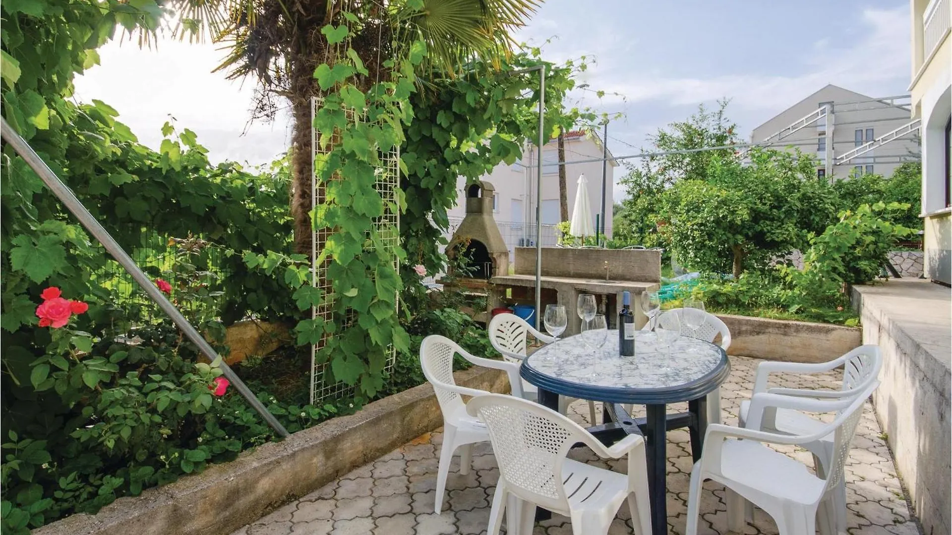 2 Bedroom Awesome Apartment In Okrug Gornji Trogir