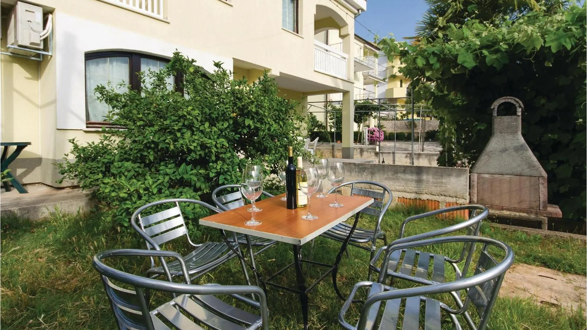 2 Bedroom Awesome Apartment In Okrug Gornji Trogir Croatia